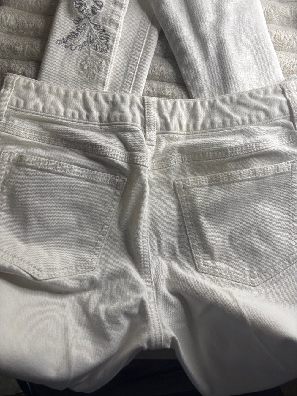 LOFT White Wide-Leg Jeans with Gray Floral Embroidery - Picture 3 of 4